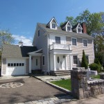 Front of House 280 Grovers